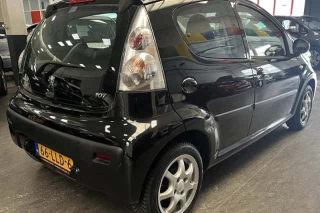 Peugeot 107 (2010) thumbnail 2