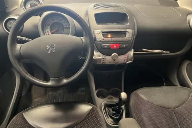 Peugeot 107 (2010) thumbnail 3