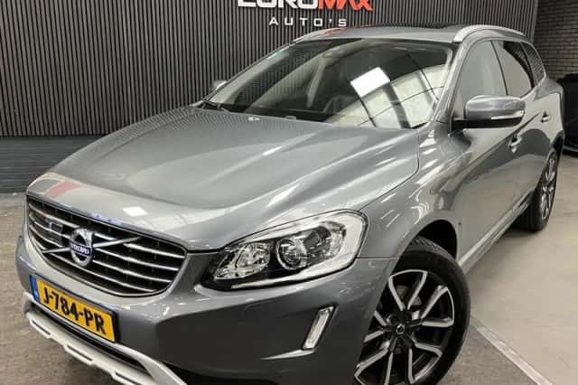Volvo XC60 (2018) thumbnail 1