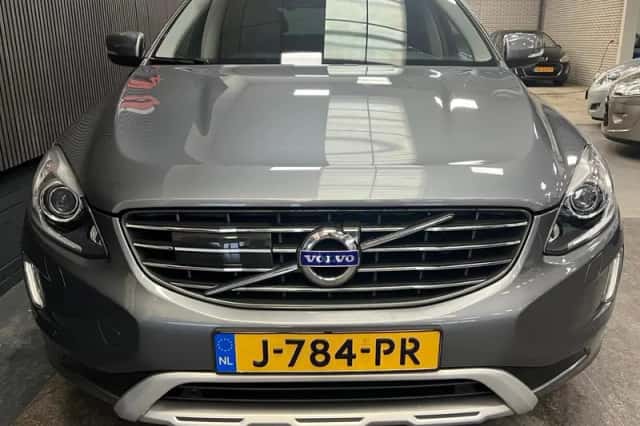 Volvo XC60 (2018) thumbnail 5