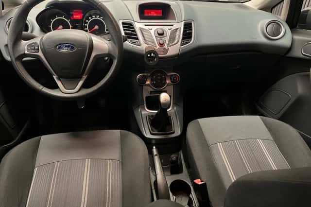 Ford Fiesta (2009) thumbnail 3