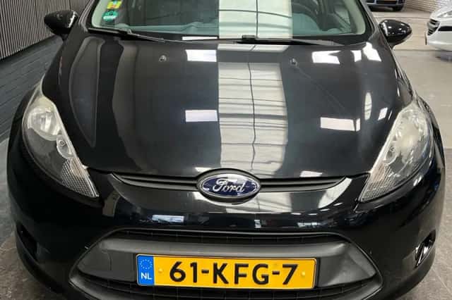 Ford Fiesta (2009) thumbnail 5