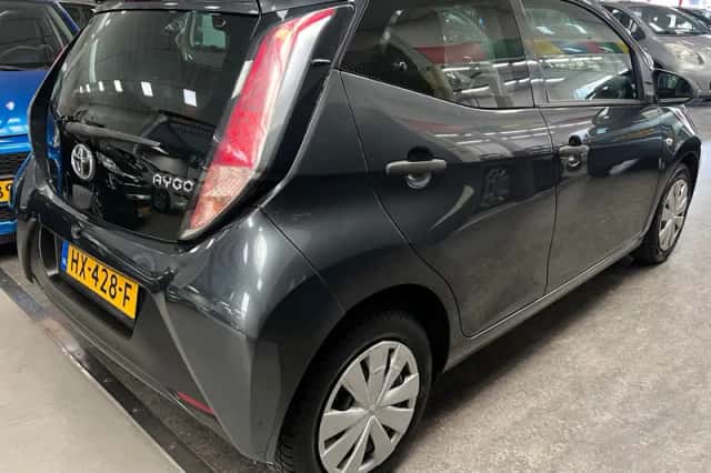Toyota Aygo (2016) thumbnail 2