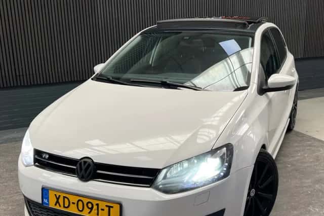 Volkswagen Polo (2011) thumbnail 1