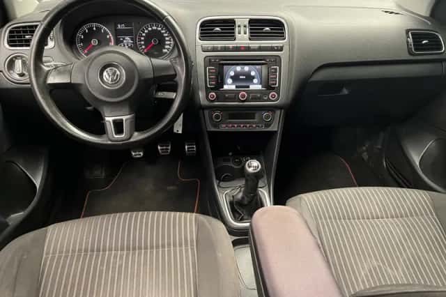 Volkswagen Polo (2011) thumbnail 3