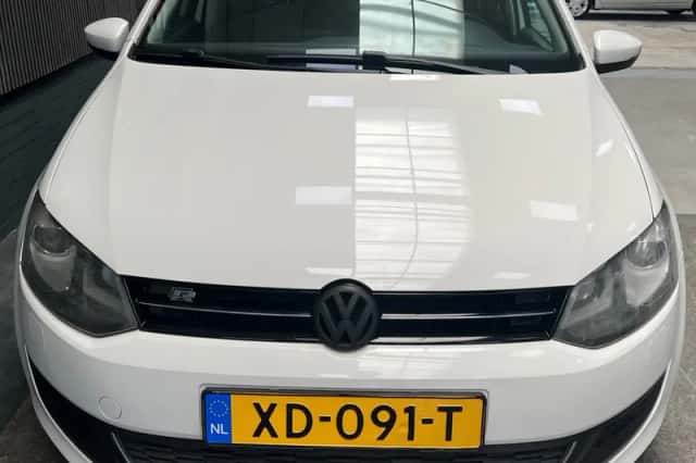 Volkswagen Polo (2011) thumbnail 4