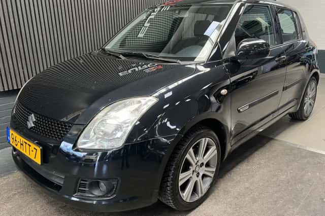Suzuki Swift (2009) thumbnail 5