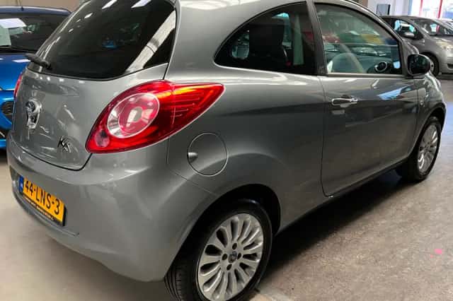 Ford Ka (2010) thumbnail 2
