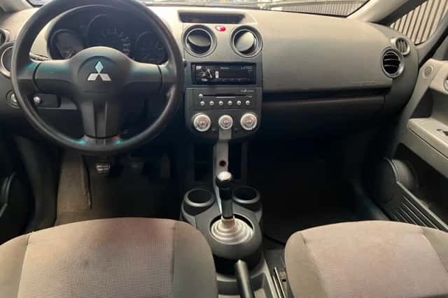 Mitsubishi Colt (2005) thumbnail 3