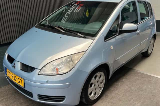 Mitsubishi Colt (2005) thumbnail 5