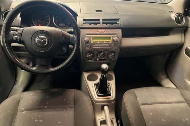 Mazda 2 (2004) thumbnail 3