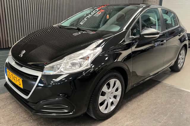Peugeot 208 (2015) thumbnail 6