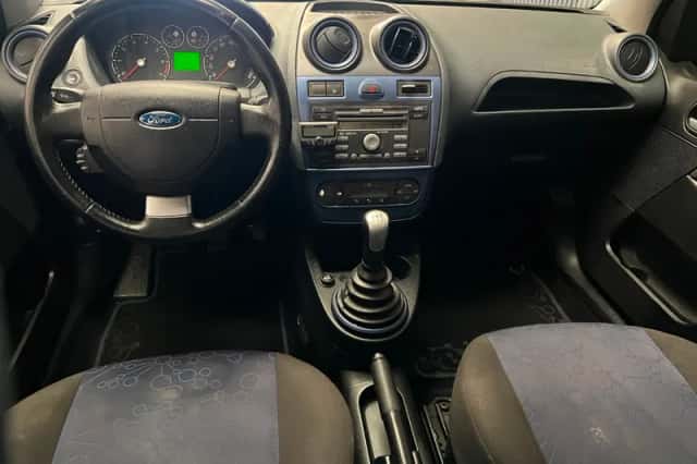 Ford Fiesta (2008) thumbnail 3