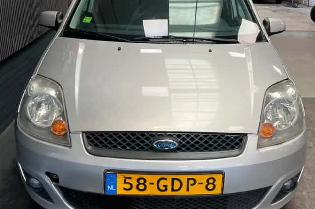 Ford Fiesta (2008) thumbnail 4
