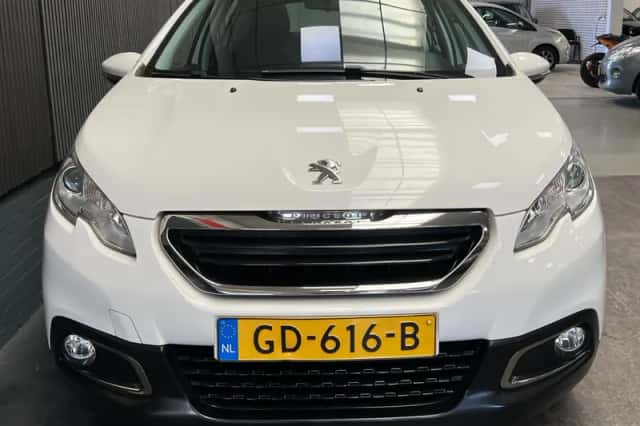 Peugeot 2008 (2015) thumbnail 6