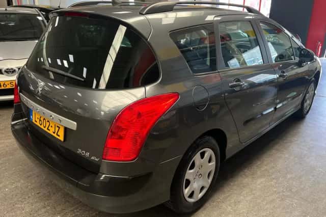 Peugeot 308 (2009) thumbnail 2