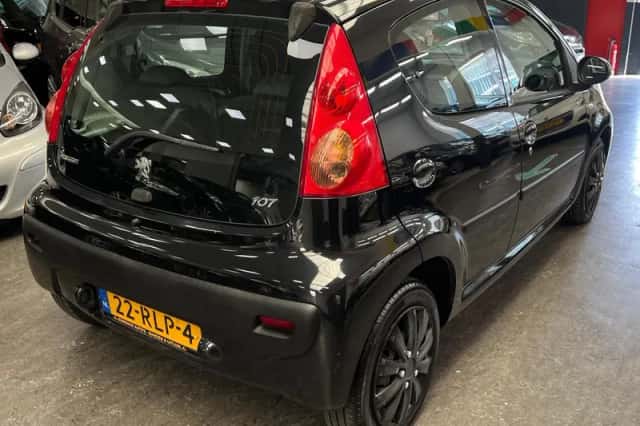 Peugeot 107 (2011) thumbnail 2