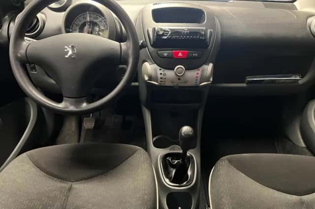 Peugeot 107 (2011) thumbnail 3