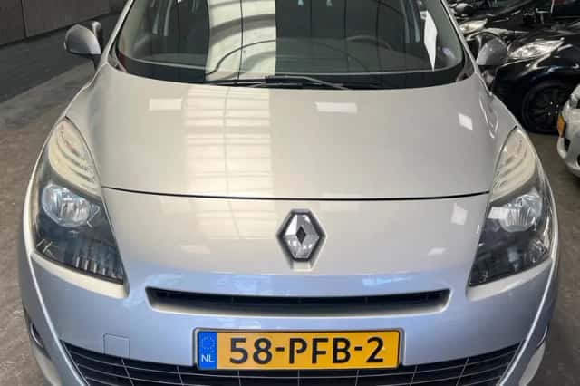 Renault Grand Scénic (2011) thumbnail 5