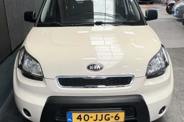 Kia Soul (2009) thumbnail 5