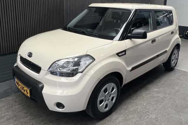 Kia Soul (2009) thumbnail 6