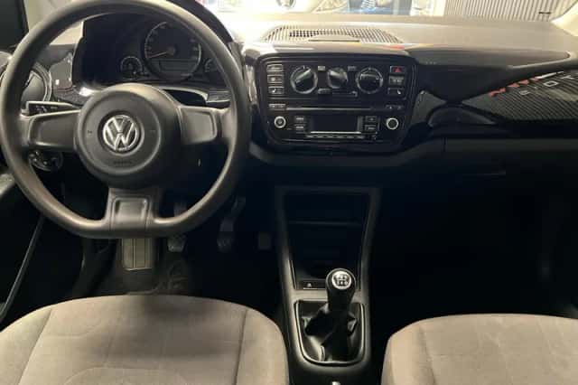 Volkswagen Up! (2014) thumbnail 3