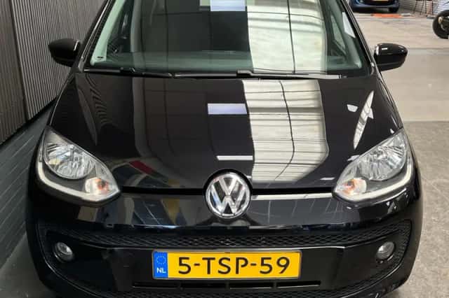 Volkswagen Up! (2014) thumbnail 5
