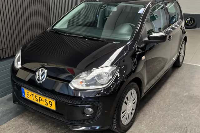 Volkswagen Up! (2014) thumbnail 6