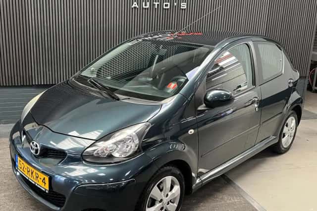 Toyota Aygo (2011) thumbnail 1