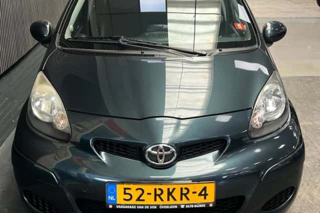 Toyota Aygo (2011) thumbnail 5