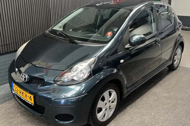 Toyota Aygo (2011) thumbnail 6