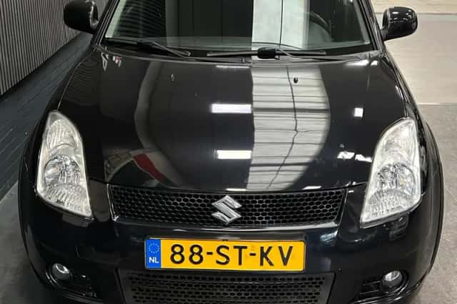 Suzuki Swift (2006) thumbnail 5