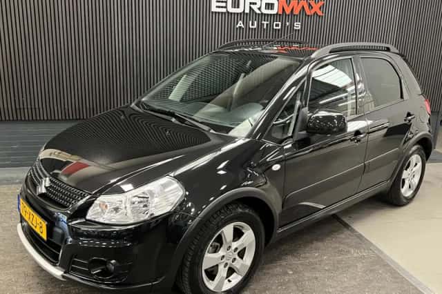 Suzuki SX4 (2012) thumbnail 1