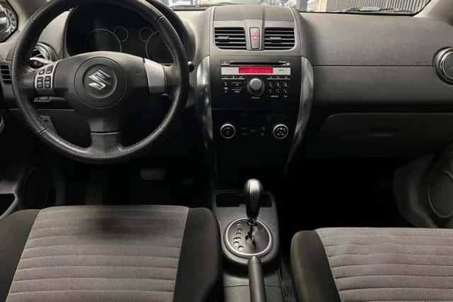 Suzuki SX4 (2012) thumbnail 3