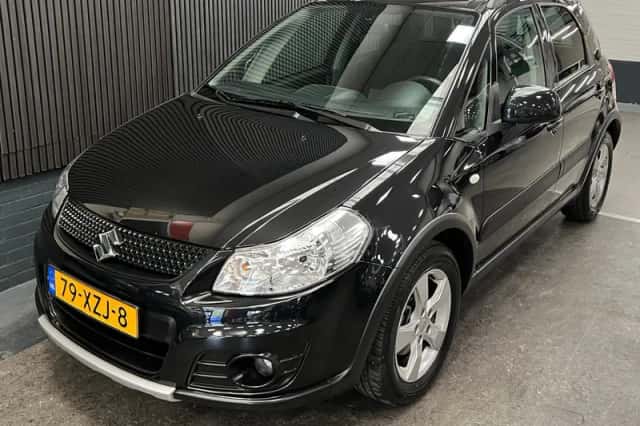 Suzuki SX4 (2012) thumbnail 6