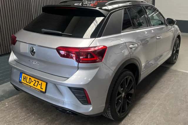 Volkswagen T-Roc (2023) thumbnail 2
