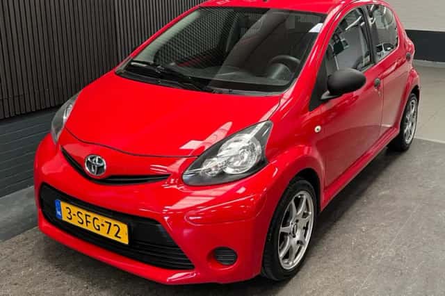 Toyota Aygo (2013) thumbnail 6