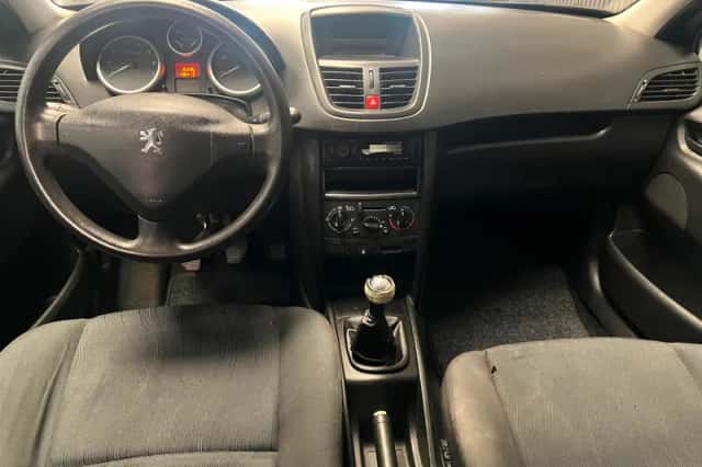 Peugeot 207 (2008) thumbnail 3