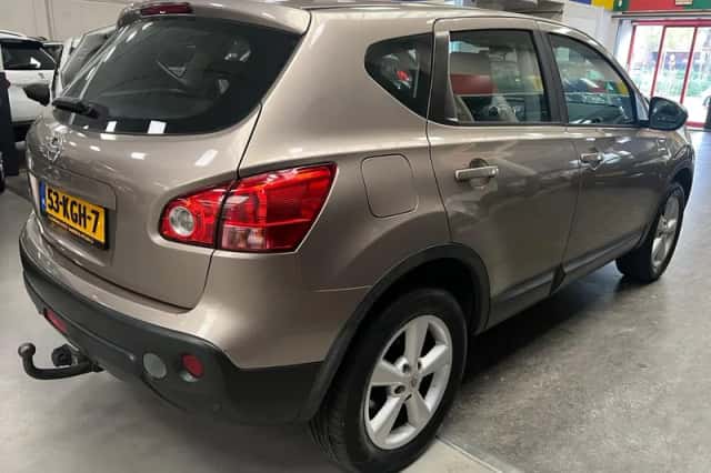 Nissan Qashqai (2009) thumbnail 2