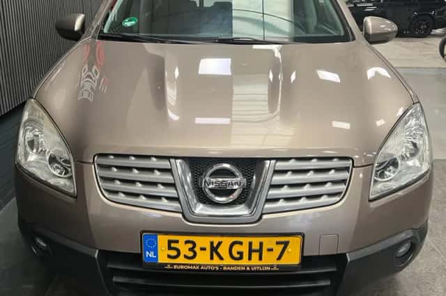 Nissan Qashqai (2009) thumbnail 5