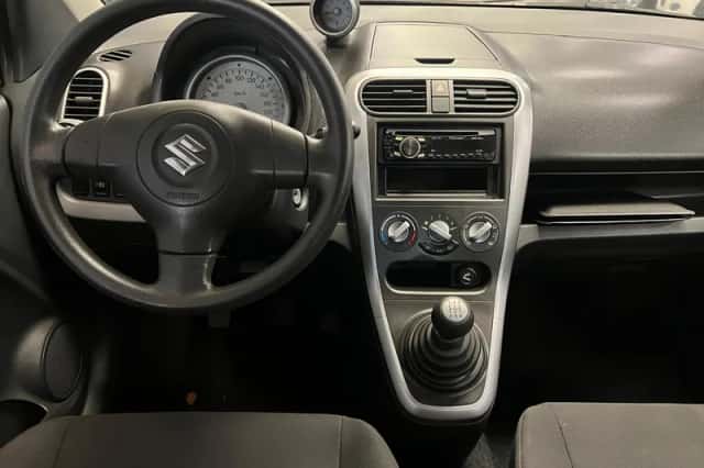 Suzuki Splash (2010) thumbnail 3