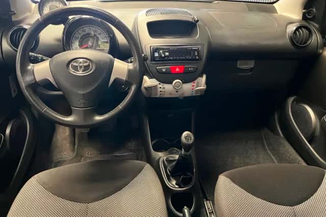 Toyota Aygo (2013) thumbnail 3