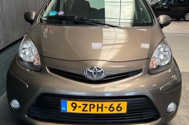 Toyota Aygo (2013) thumbnail 4