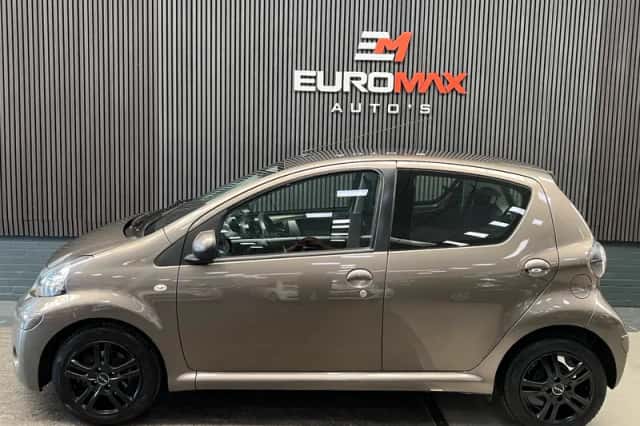 Toyota Aygo (2013) thumbnail 6