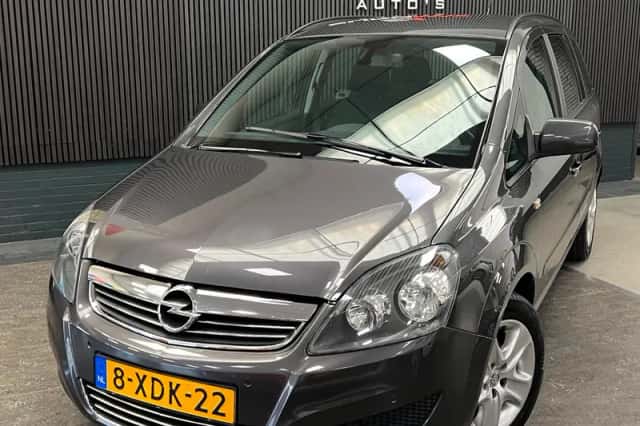 Opel Zafira (2012) thumbnail 1