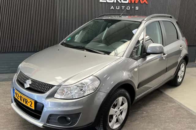 Suzuki SX4 (2010) thumbnail 1