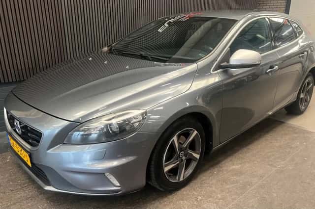 Volvo V40 (2015) thumbnail 6
