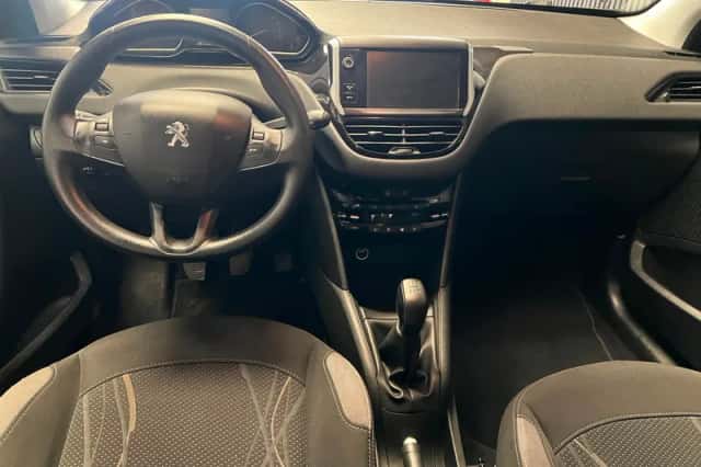 Peugeot 208 (2013) thumbnail 3