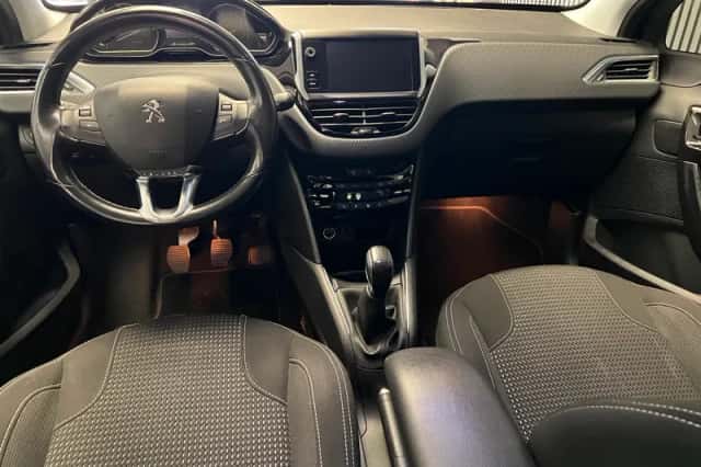 Peugeot 208 (2017) thumbnail 3