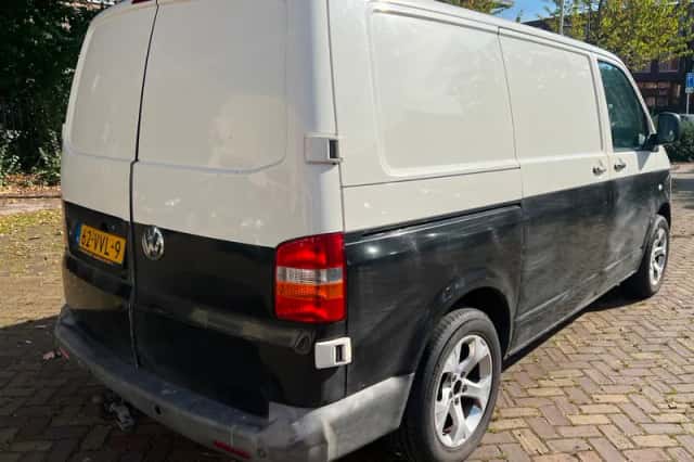 Volkswagen Transporter (2008) thumbnail 2